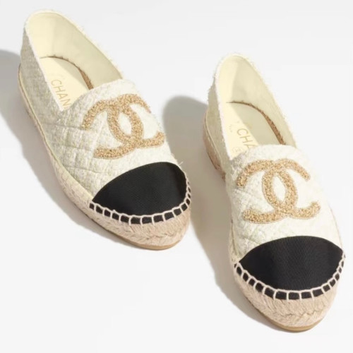 CHANEL tweed especially