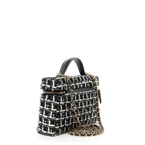 CHANEL LONG VANITY WITH CHAIN