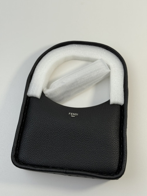 이X희님 펜디 로마 미니 레더 탑 핸들백