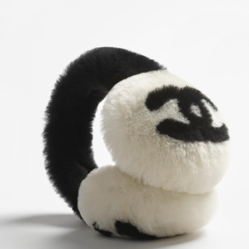 CHANEL COCO NEIGE 2025/26 COLLECTION EARMUFFS Shearling Lambskin Ecru & Black