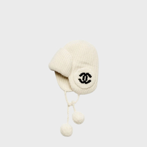 CHANEL FALL-WINTER 2025/26 PRE-COLLECTION BEANIE Cashmere Ecru & Black